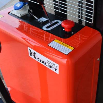 Штабелер с электроподъемом SES 1016 OXLIFT 1600 мм 1000 кг 
